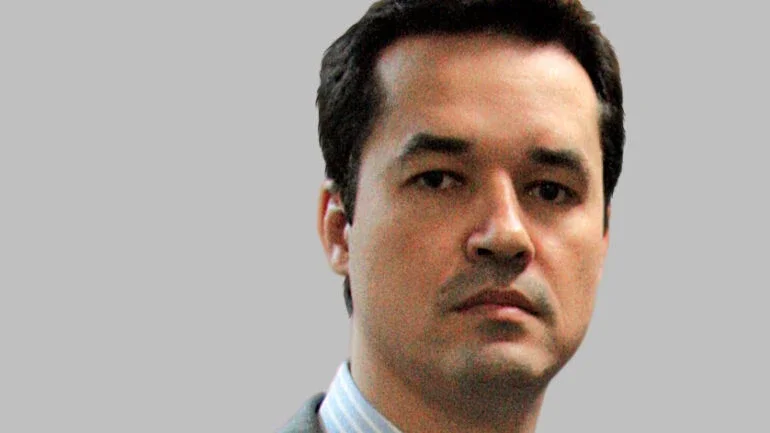 ‘Perdi meu mandato porque combati a corrupção’, diz Deltan Dallagnol em entrevista coletiva