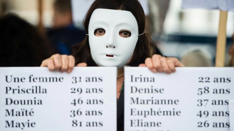 França deve adotar pulseira 'anti-aproximação' contra a violência conjugal