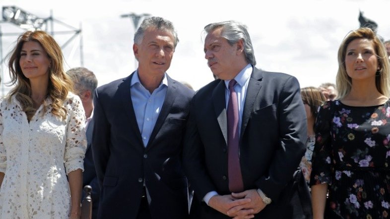 Igreja Católica pede união na Argentina em missa com Macri e Fernández