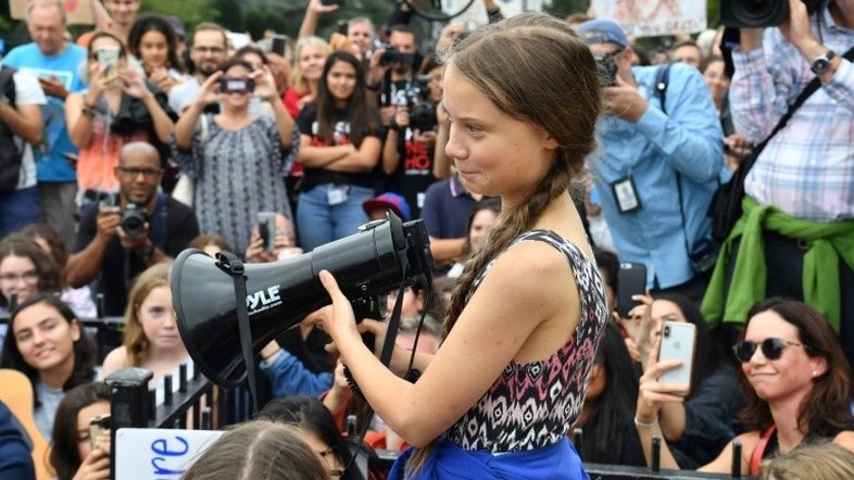Trump diz que Greta Thunberg deve 'relaxar' e ir ao cinema