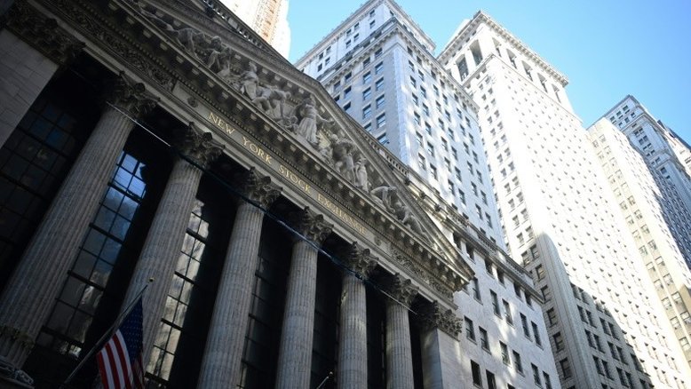 Wall Street bate recordes apesar de impeachment