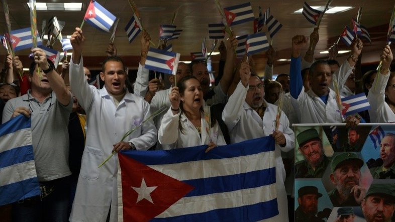 Repatriação de médicos cubanos: um golpe político e econômico para Havana