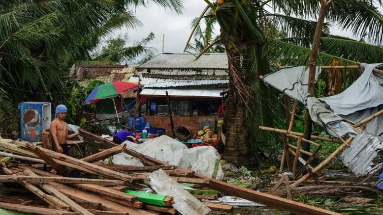 Tufão Phanfone deixa 16 mortos e centenas de turistas presos nas Filipinas