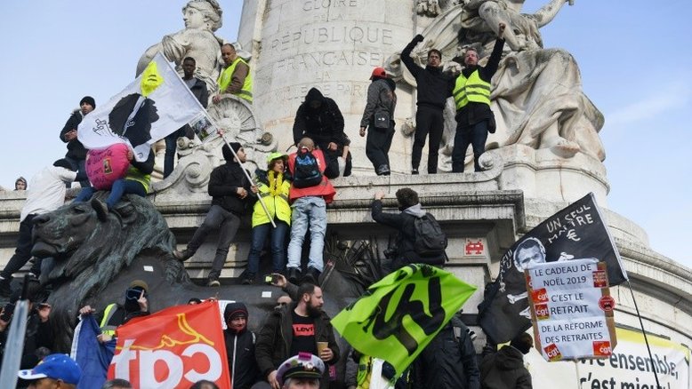 Sindicatos franceses se unem contra reforma da Previdência
