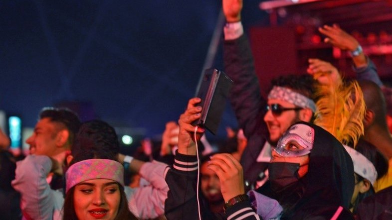 Centenas de prisões na Arábia Saudita por indecência e abuso