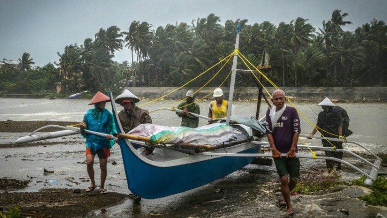 Tufão Phanfone atinge as Filipinas