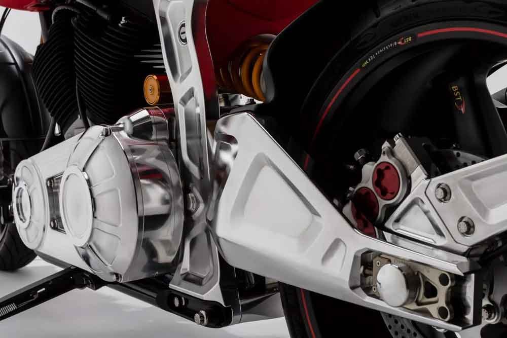 Keanu Reeves lança a nova linha 2020 de sua moto Arch KRGT-1 8 V2 de 2.034 cc de cilindrada