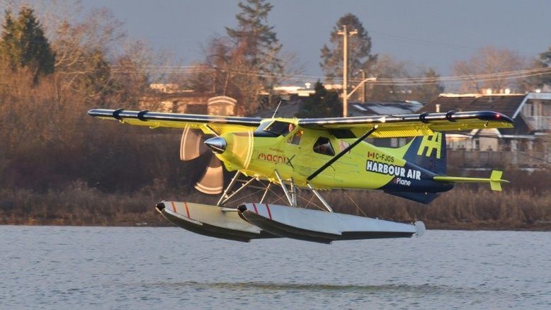Hidroavião comercial elétrico realiza voo de teste no Canadá