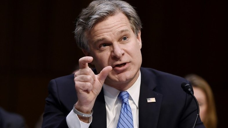 Trump lança ataques ao diretor do FBI