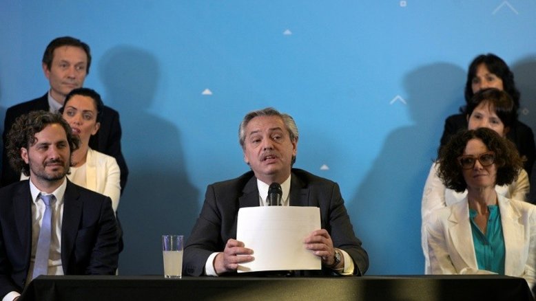 Fernández assume presidência da Argentina em meio à crise
