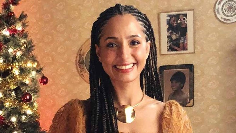 Camila Pitanga comemora véspera de Natal com ex-marido e namorada