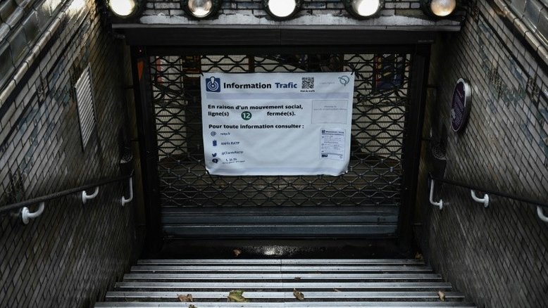 Greve contra reforma da Previdência paralisa parcialmente a França