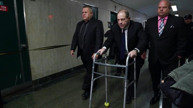 Weinstein tenta melhorar sua imagem e provoca ira de supostas vítimas