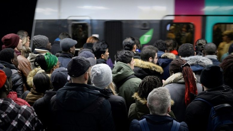 Tensão aumenta no 11º dia de greve contra a reforma da Previdência na França