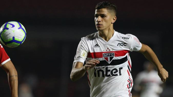 Vitor Bueno defende permanência de Diniz no São Paulo: 'Nunca treinei tanto'