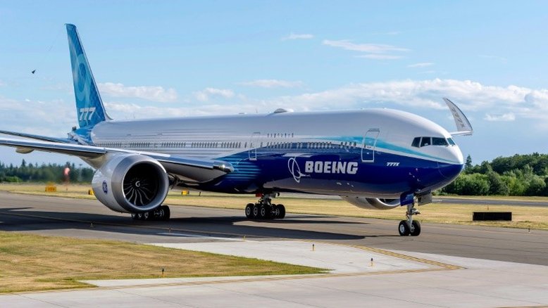 Boeing adia voo inaugural do 777X