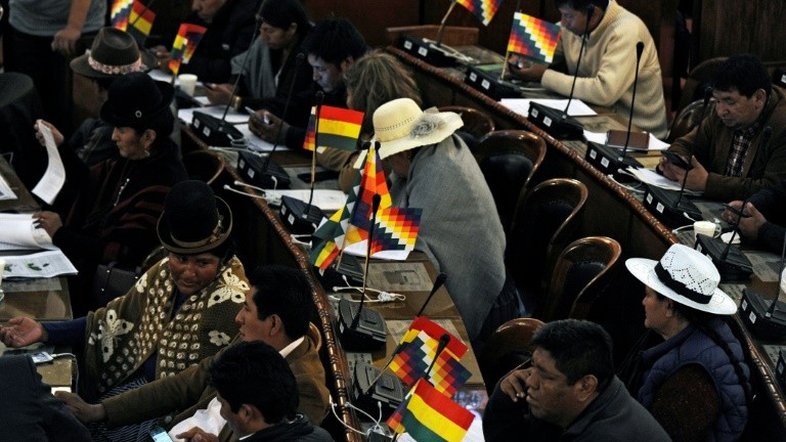 Bolívia terá eleições presidenciais em 3 de maio