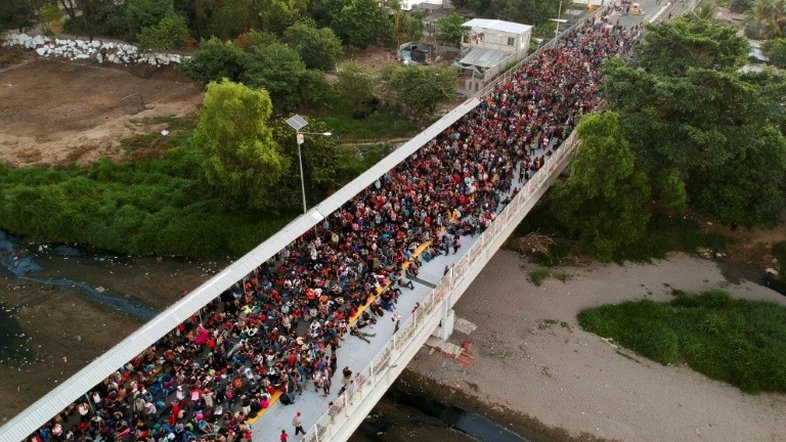 México contém caravana de centro-americanos vinda da Guatemala