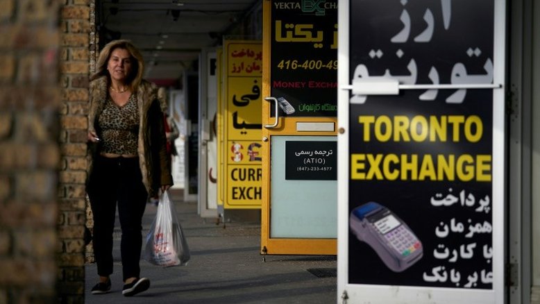 Comunidade iraniana do Canadá chora seus mortos em desastre de Teerã