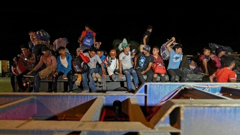 Nova caravana de migrantes deixa Honduras rumo aos EUA