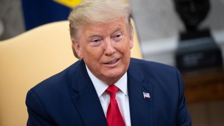 Trump retira ameaça de bombardear sitios históricos do Irã