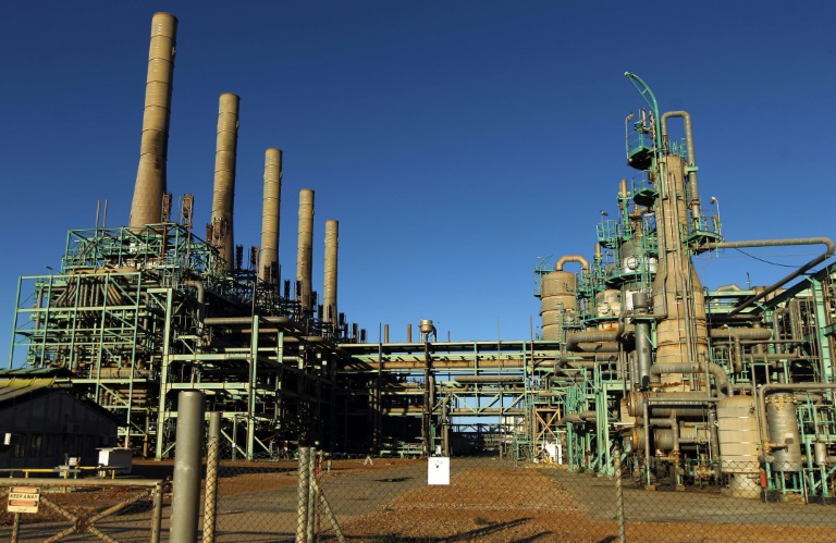 Forças pró-Haftar bloqueiam principais terminais de petróleo na Líbia