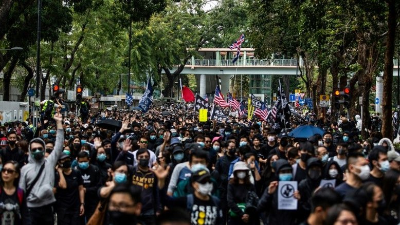 Dezenas de prisões após protesto em Hong Kong contra comércio paralelo com a China