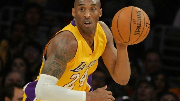 Kobe Bryant, astro da NBA, morre em acidente de helicóptero nos EUA