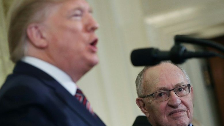 Advogado de celebridades defenderá Trump no julgamento de impeachment