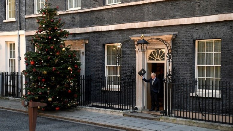 Reino Unido avança para Brexit histórico
