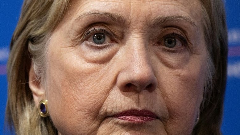 Hillary Clinton diz que 'ninguém gosta' de Bernie Sanders