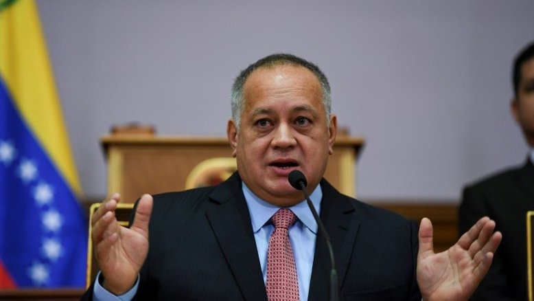 Governo da Venezuela classifica de 'triste espetáculo' disputa por presidência e Parlamento