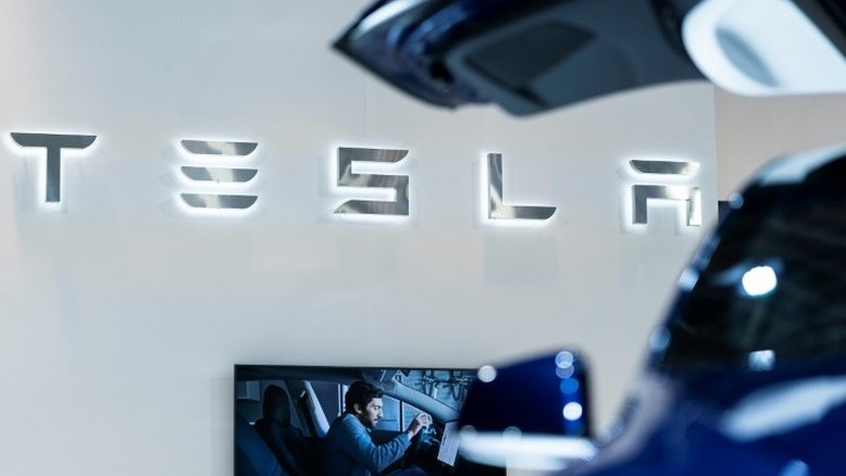 Sete bombas da Segunda Guerra Mundial são desativadas em futura fábrica da Tesla