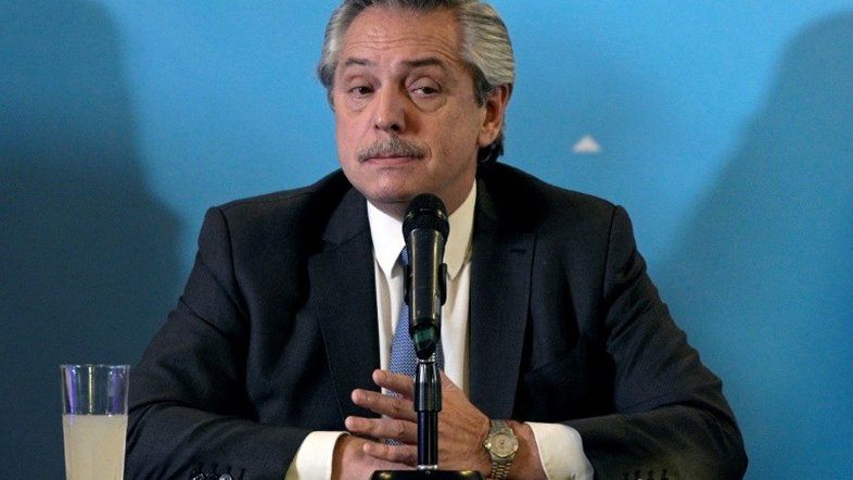 Presidente argentino inicia turnê europeia com dívida como plano de fundo