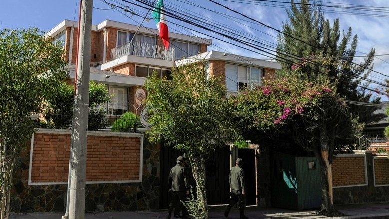Procuradoria boliviana ordena investigação de guardas espanhóis envolvidos em incidente na embaixada mexicana