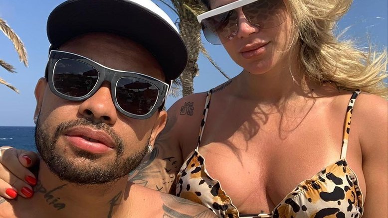 Dentinho parabeniza Mulher Sambaia pelo aniversário