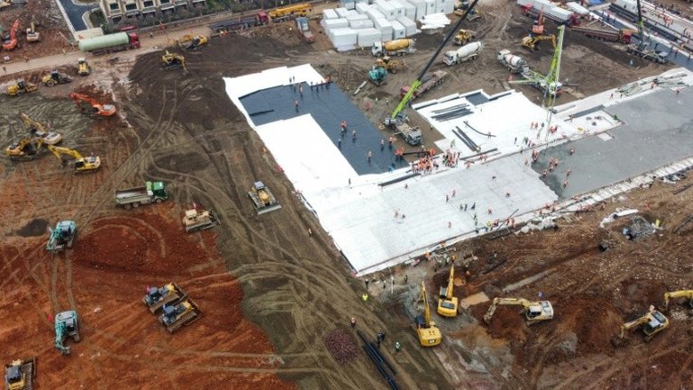 Corrida contra o relógio em Wuhan para construir um hospital em 10 dias