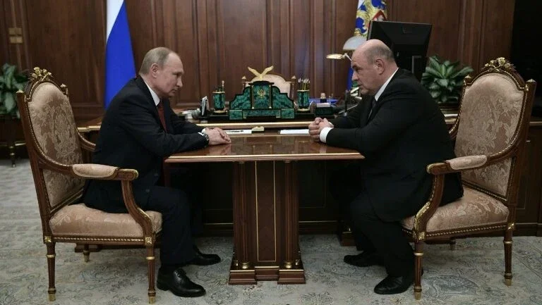 Putin indica chefe da Receita para cargo de premier