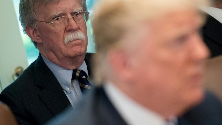 Trump nega ter dito a Bolton que ajuda à Ucrânia estava ligada à investigação