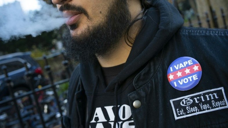 Autoridades de saúde dos EUA duvidam que cigarro eletrônico ajude a parar de fumar