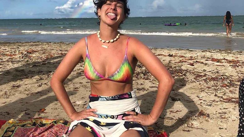 Fernanda Paes Leme faz sucesso com foto de biquíni