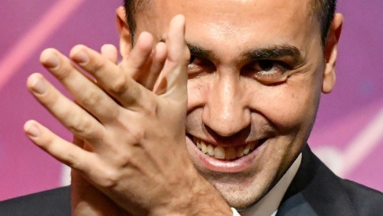 Di Maio renuncia à direção do Movimento Cinco Estrelas na Itália