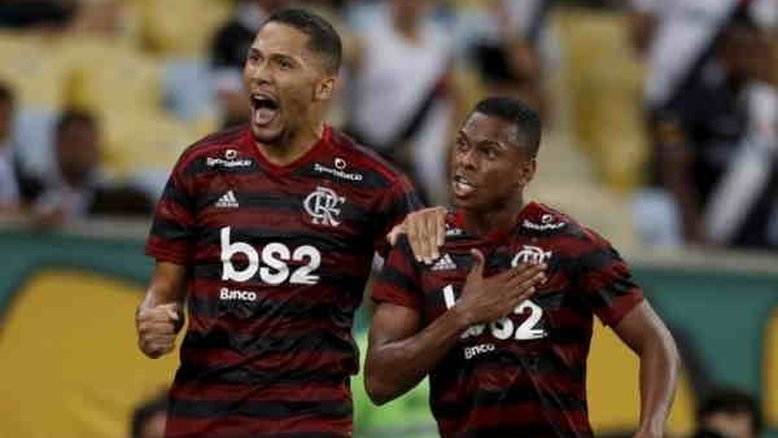 No clássico dos garotos, Flamengo passa pelo Vasco no Maracanã