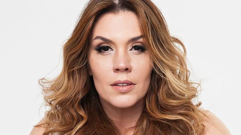 Médico oncologista explica câncer de Simony e como será o tratamento da cantora