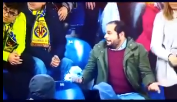 Vídeo: Jogador erra e joga camisa para torcedor rival na Espanha