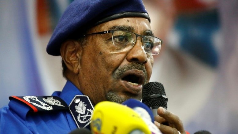 Sudão entregará ex-presidente ao TPI por crimes em Darfur
