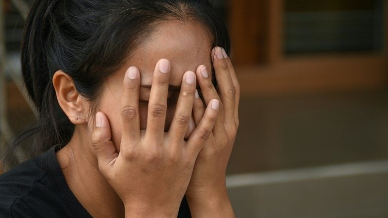 Último adeus das famílias das 29 vítimas de massacre na Tailândia