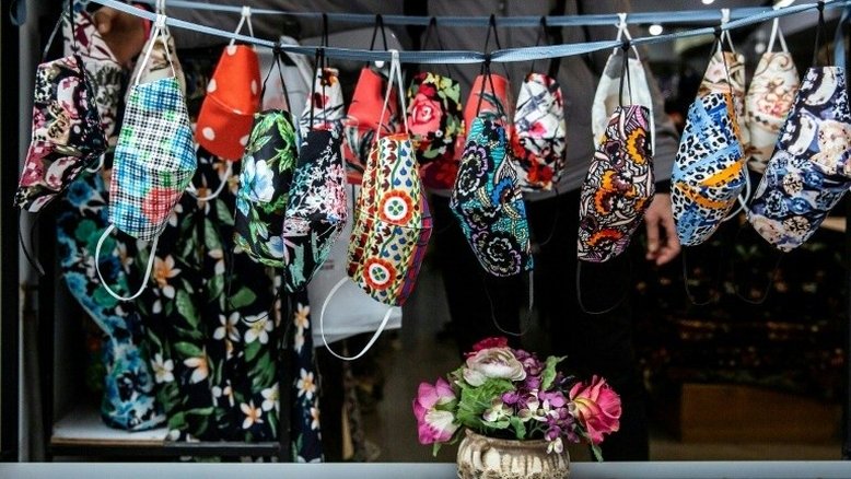 Diante da escassez, moradores de Hong Kong fazem suas próprias máscaras