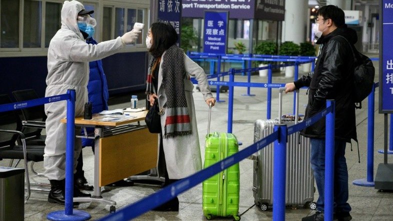 Mais cidades chinesas em quarentena; número de mortes pelo coronavírus se aproxima de 500