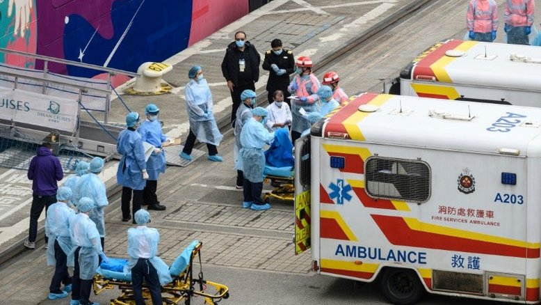 Mortos por novo coronavírus somam 560; aumentam restrições para conter doença